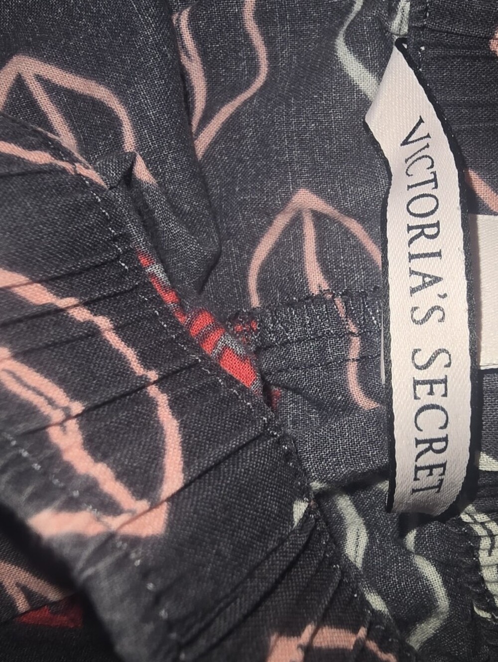 PINK Victoria's Secret Black Lip Print Sleep Pajama Shorts Size: XS - Picture 2 of 6